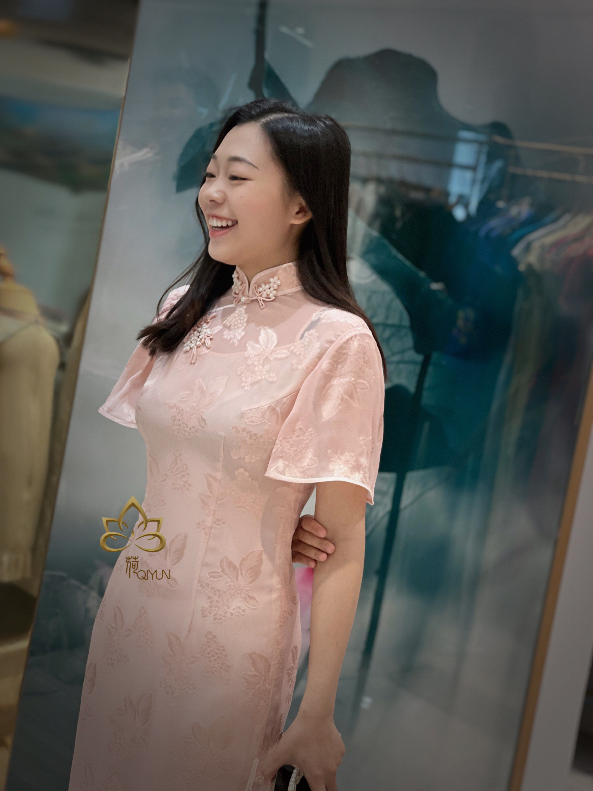 重庆旗袍定制 粉粉惹人爱