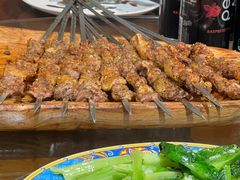 -乡村馕坑肉·烧烤·新疆菜·本地人更爱吃(阿勒泰首店)