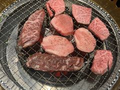 -山川小町·极番烧肉(新地假日广场店)