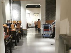 大堂-北平食府·北京烤鸭(北京西站六里桥店)