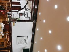 -宣海荣锅贴大王·陕味小吃集(钟楼店)