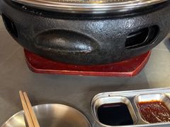 -围炉肉舍•炭烤活鳗•丹东海鲜烤肉(步行街店)