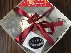 -红宝石·鲜奶小方·海派西点房(万航店)