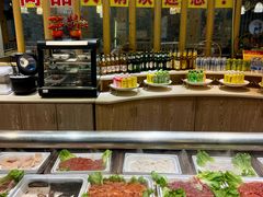 -尚品海鲜肥牛自助火锅(湖明店)