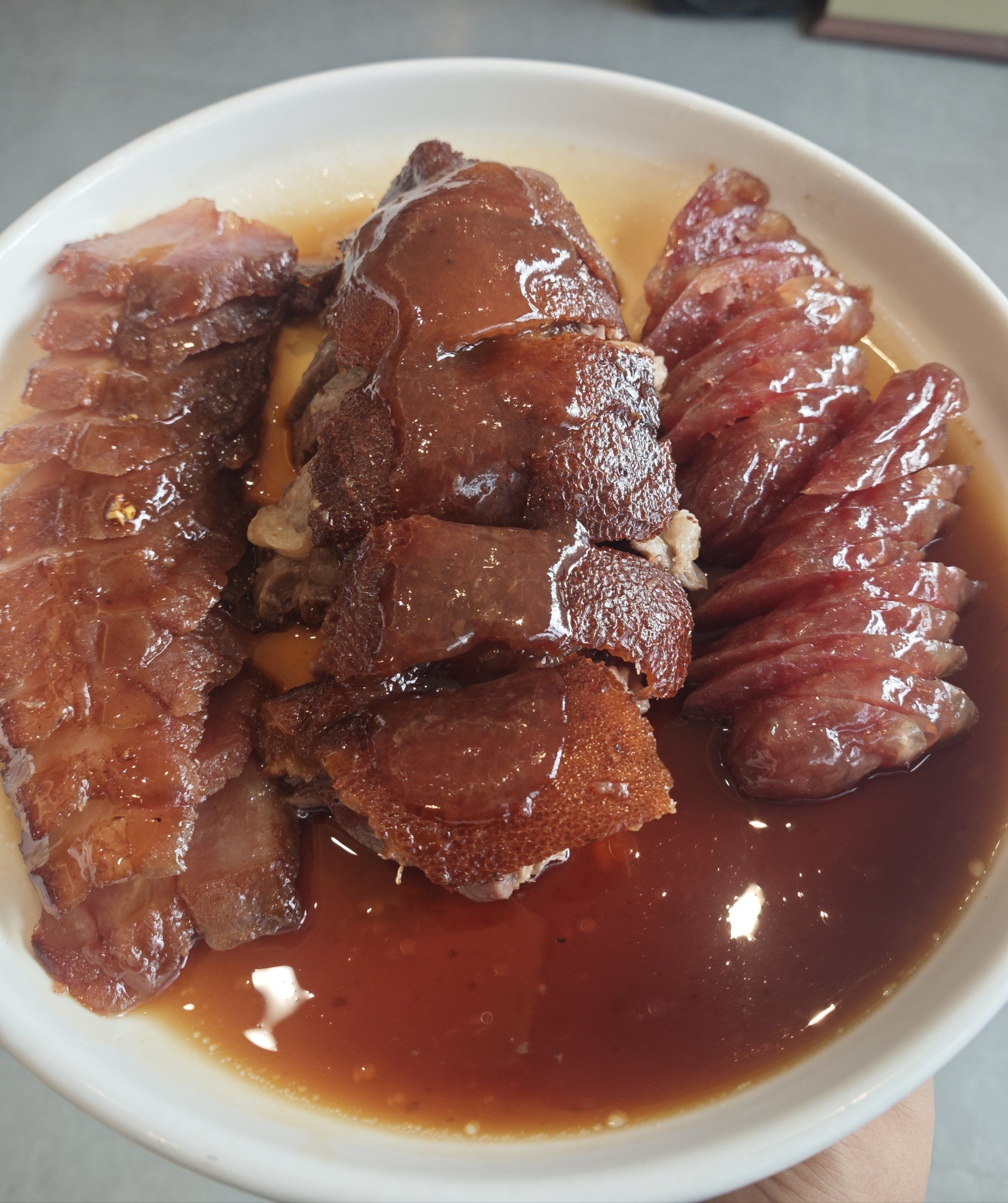 烧腊拼盘,强烈推荐.一道菜可以吃三个品种