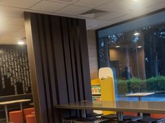 -麦当劳(常山服务区得来速店)