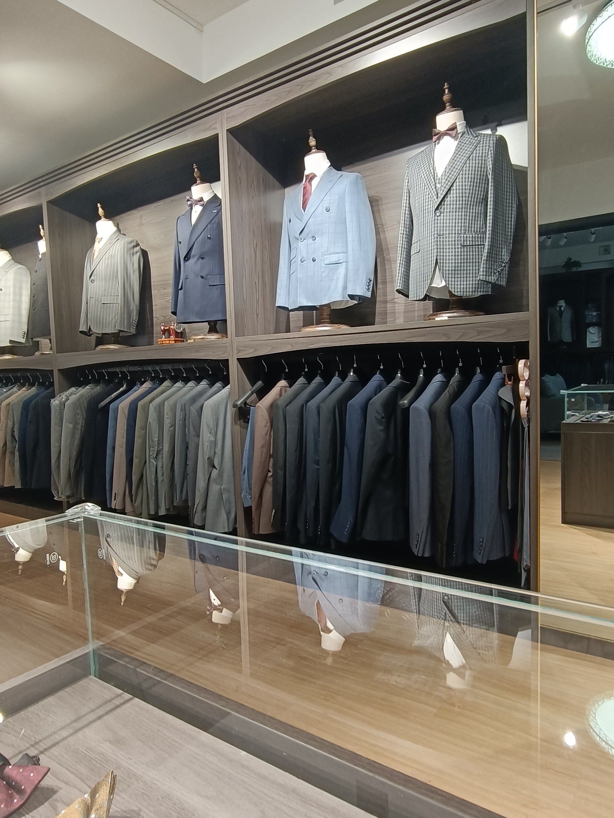 洛龙正大丨宝藏西服定制店