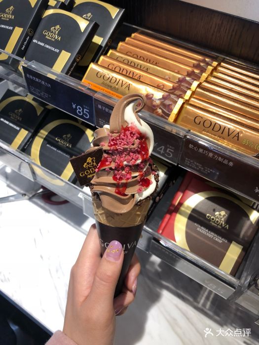 godiva(天津恒隆店)草莓双重巧克力软冰激凌图片 - 第22张
