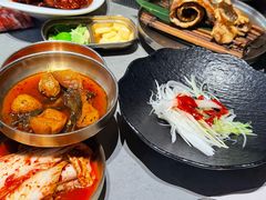 -草家酱蟹炭火烤肉店(珲春南路一店)