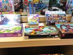 -文汇新民联合报业集团(上海报业大厦店)