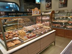 面包甜点陈列柜-巴黎贝甜(宜山路店)