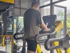 -可逸运动健身(鸿恩寺店)