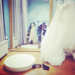 -Flora婚纱礼服定制租赁店