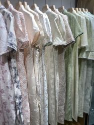-一揽芳华汉服旗袍体验馆(拙政园店)