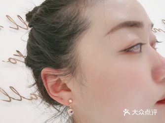 你愿意无论贫穷富有都去嫁给爱情吗？