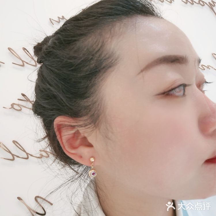你愿意无论贫穷富有都去嫁给爱情吗?