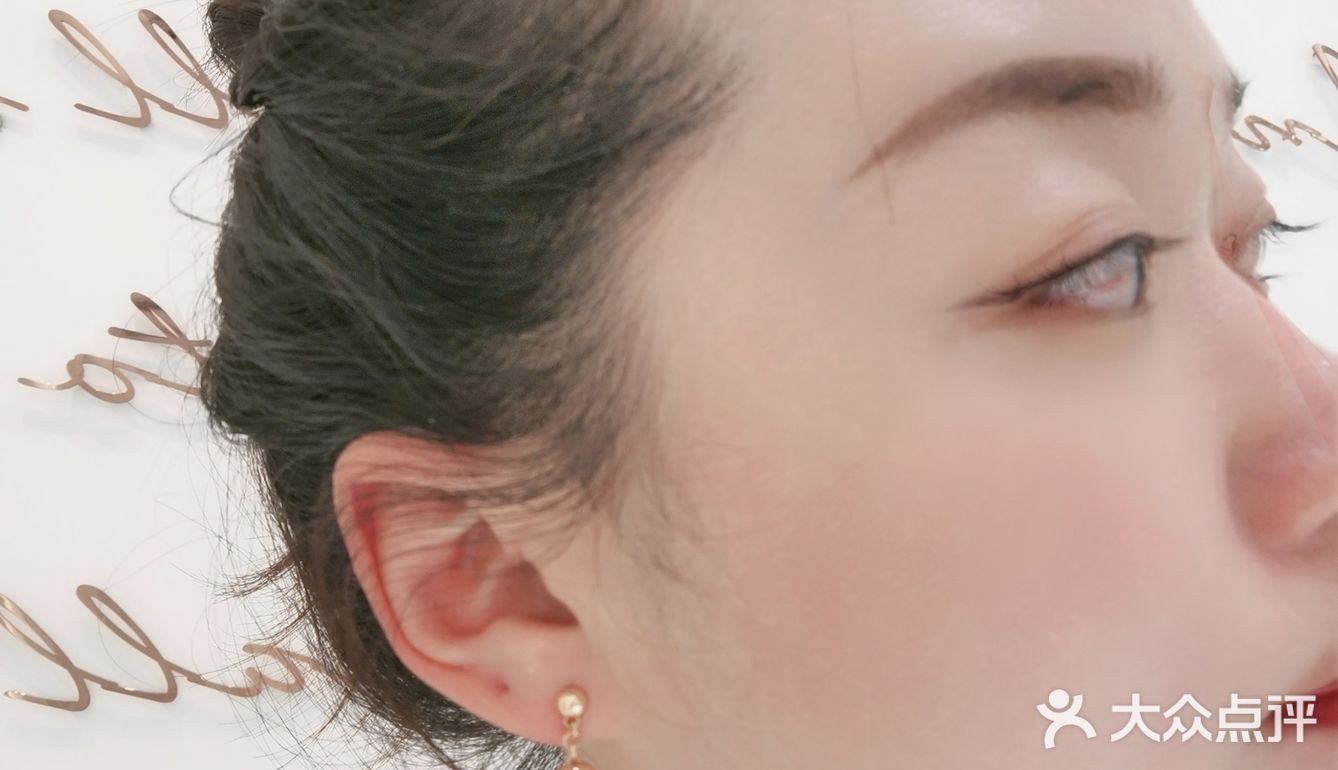 你愿意无论贫穷富有都去嫁给爱情吗？