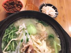 特色肥牛过桥米线-丽虹云南过桥米线(兴工街店)