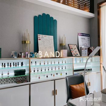武汉探店|高端美甲| 今天在公司附近体验了一家美甲护