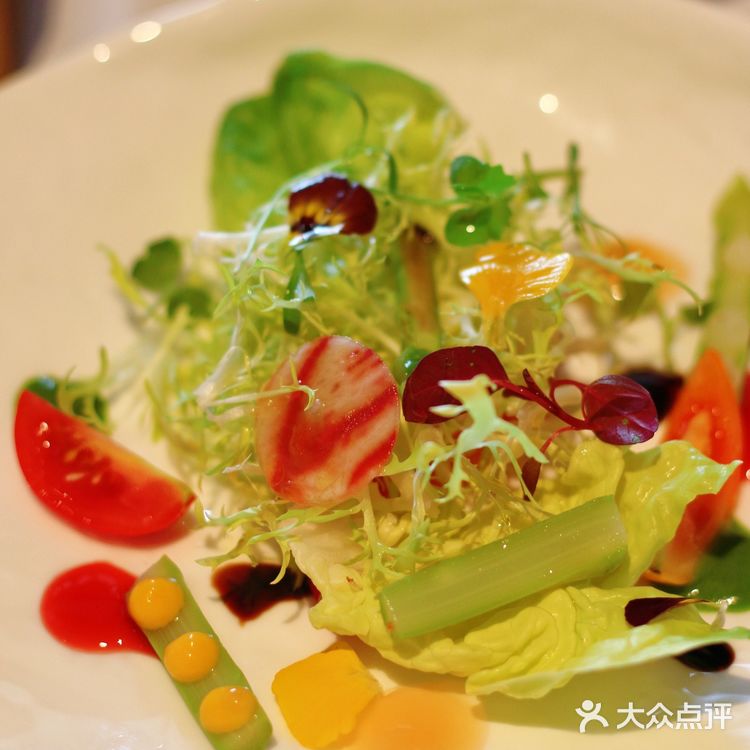 ✔️氛围感满满的浪漫私房法餐｜红色牛油果🥑