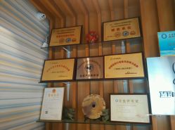 -苗方清颜专业祛痘养生