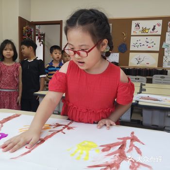 远远比在入学之前和家长说的要多，要深入！首先