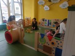 -乐融婴幼儿成长中心(四季青校区)