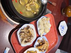 -菌之家·专业纯野生菌火锅·特色炒菌