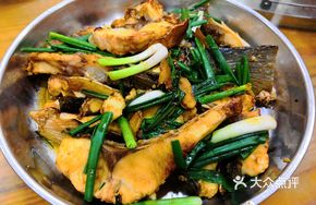 Stir-fried Fish with Ginger and Scallion