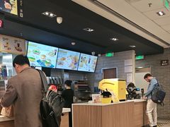 -麦当劳(上海虹桥站30B检票口楼上)