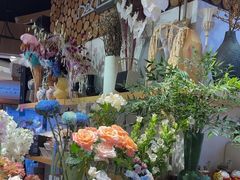 -谷莠子花艺气球派对·绿植造景·花艺沙龙(东海缤纷天地店)