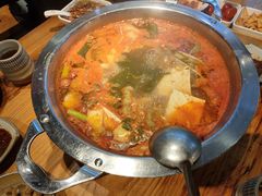 -野山舂·贵州现舂酸汤火锅(鸿通城店)