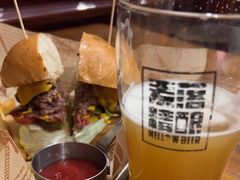-麦落精酿啤酒餐吧(先农大院店)