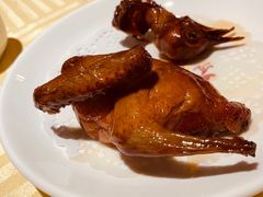 招牌烤乳鸽-石岐佬中山菜馆(张溪店)