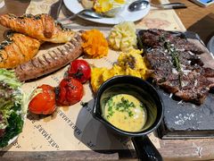 -Mark&Mars Restaurant