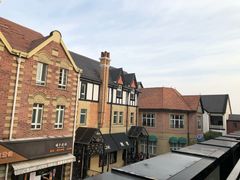 -钟书阁(松江泰晤士小镇店)