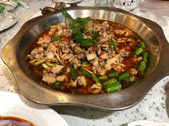 -兔行天下-鸿鹤鲜锅兔(中海国际店)