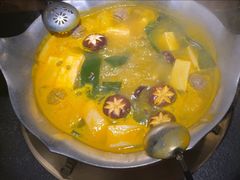 -湊湊火锅·茶憩(南京东路悦荟店)