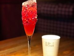 烈焰红唇-胡桃里音乐酒馆(环亚凯瑟琳广场店)