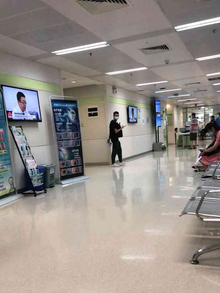 广州医科大学附属第二医院-"因为对面口腔医院号挂满了,只能来这里看