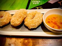炸虾饼配泰国梅子酱-帕蓝·暹罗料理(大学路店)
