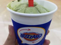 暴风雪-DQ·蛋糕·冰淇淋(河东万达店)