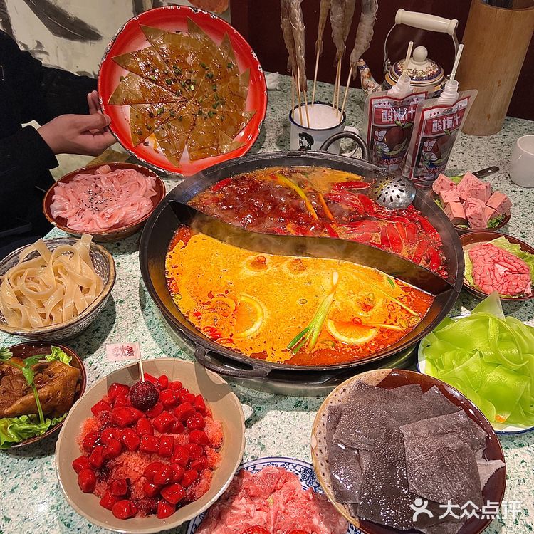 地道老火锅&重庆排队王