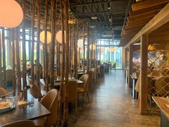 大堂-日进一片海.生腌海鲜火锅.宵夜烧烤(三里屯总店)