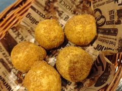 -BHC炸鸡(明洞总店)