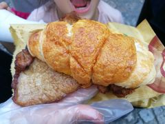 酥皮猪扒包-大利来记餐厅(大三巴店)