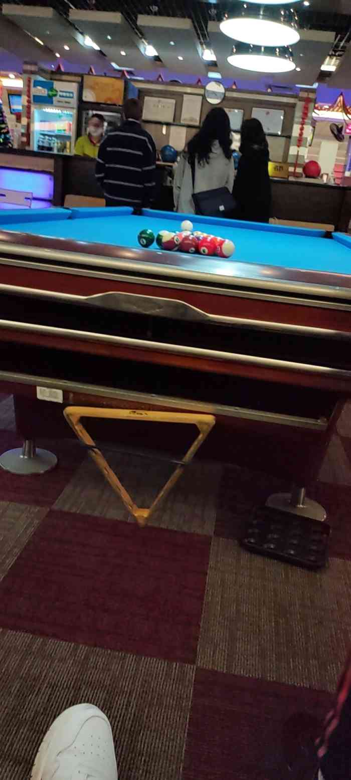 欧登保龄球馆-"有点年头的保龄球馆,交通很方便 很久没玩.