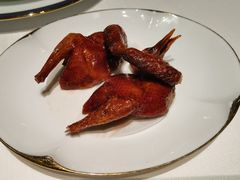 脆皮妙龄鸽-新荣记(建国门外大街店)