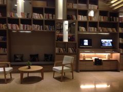 -西安大雁塔科技大学地铁站亚朵酒店