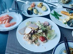-亚洲国际大酒店·云顶阁旋转自助餐厅